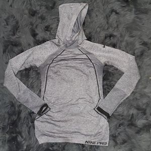 Nike Pro hooded tee
